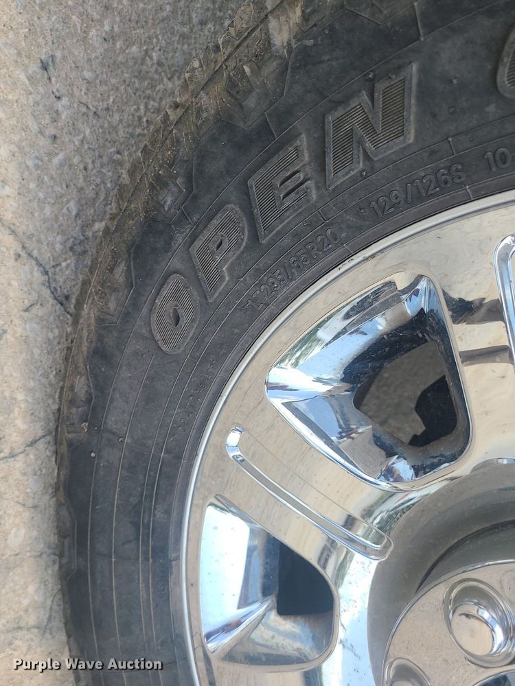 image for item JD9007 2012 Ford F350 Super Duty Lariat  Crew Cab pickup truck