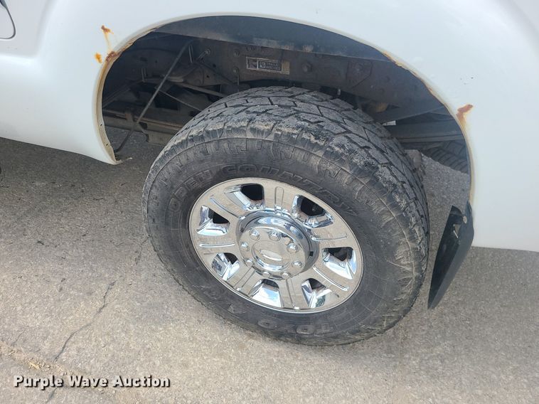 image for item JD9007 2012 Ford F350 Super Duty Lariat  Crew Cab pickup truck