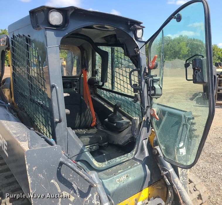 image for item JD9011 2019 John Deere 325G  tracked skid steer loader