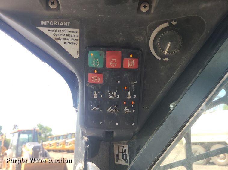 image for item JD9011 2019 John Deere 325G  tracked skid steer loader