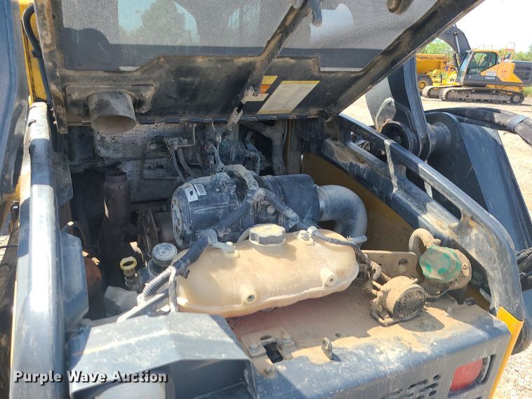 image for item JD9011 2019 John Deere 325G  tracked skid steer loader