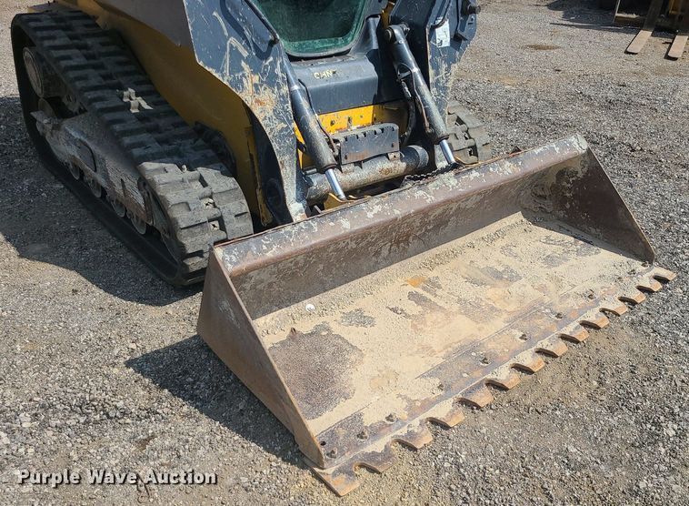 image for item JD9011 2019 John Deere 325G  tracked skid steer loader