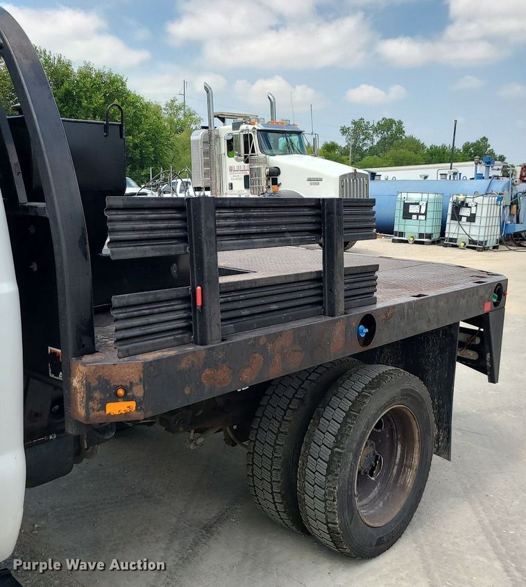 image for item JD9012 2015 Ford F450 Super Duty  SuperCab flatbed truck