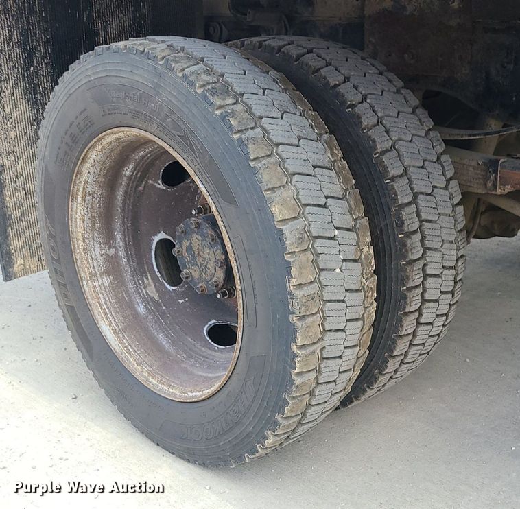 image for item JD9012 2015 Ford F450 Super Duty  SuperCab flatbed truck