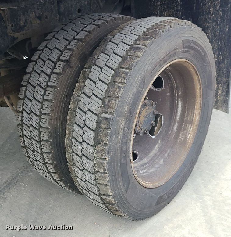 image for item JD9012 2015 Ford F450 Super Duty  SuperCab flatbed truck