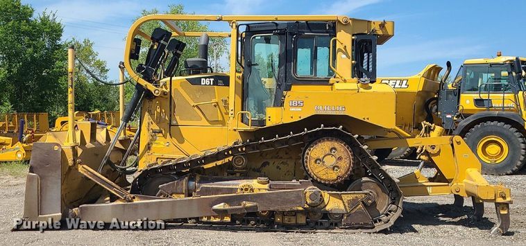 image for item JD9016 2013 Caterpillar D6T XL  dozer