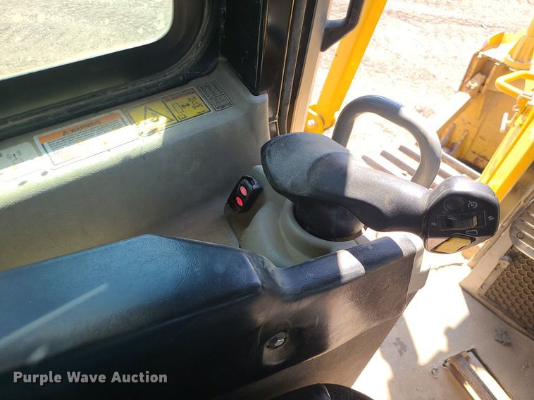 image for item JD9016 2013 Caterpillar D6T XL  dozer