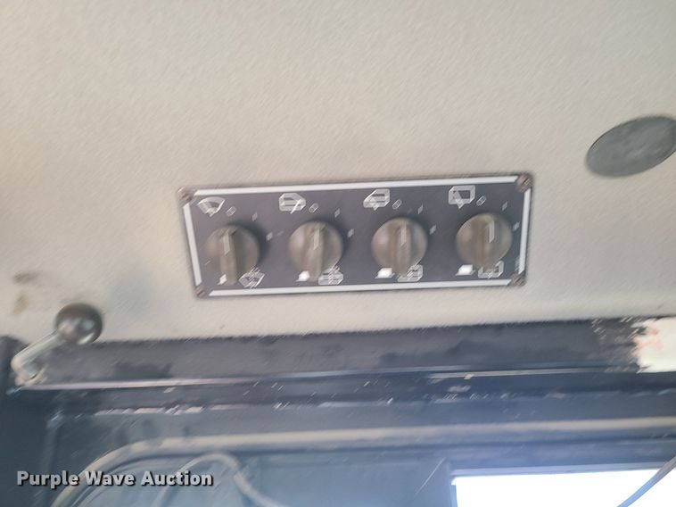 image for item JD9016 2013 Caterpillar D6T XL  dozer