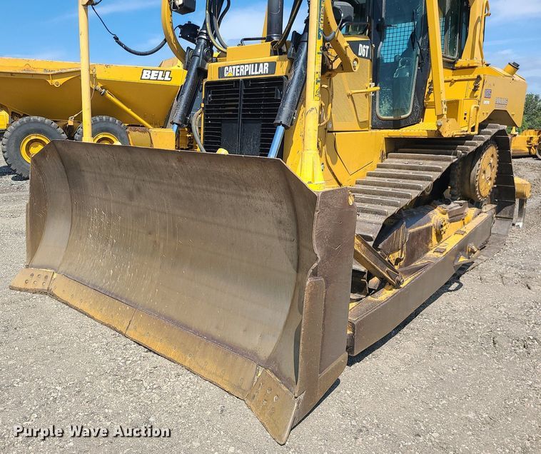 image for item JD9016 2013 Caterpillar D6T XL  dozer
