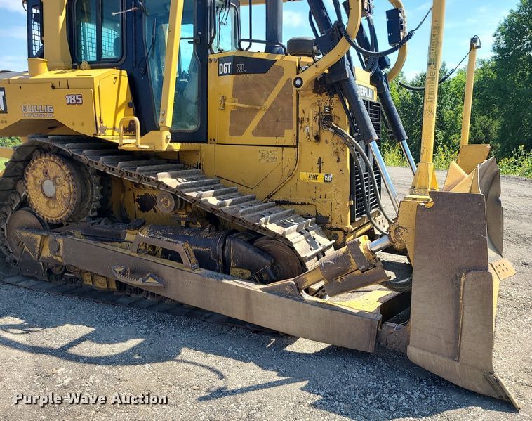 image for item JD9016 2013 Caterpillar D6T XL  dozer