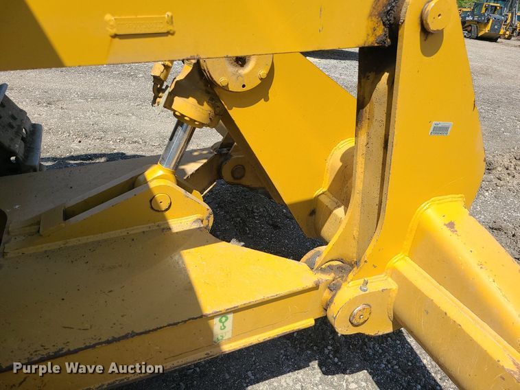 image for item JD9016 2013 Caterpillar D6T XL  dozer