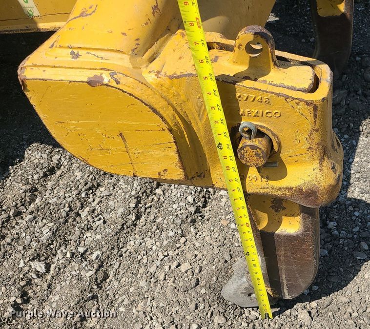 image for item JD9016 2013 Caterpillar D6T XL  dozer