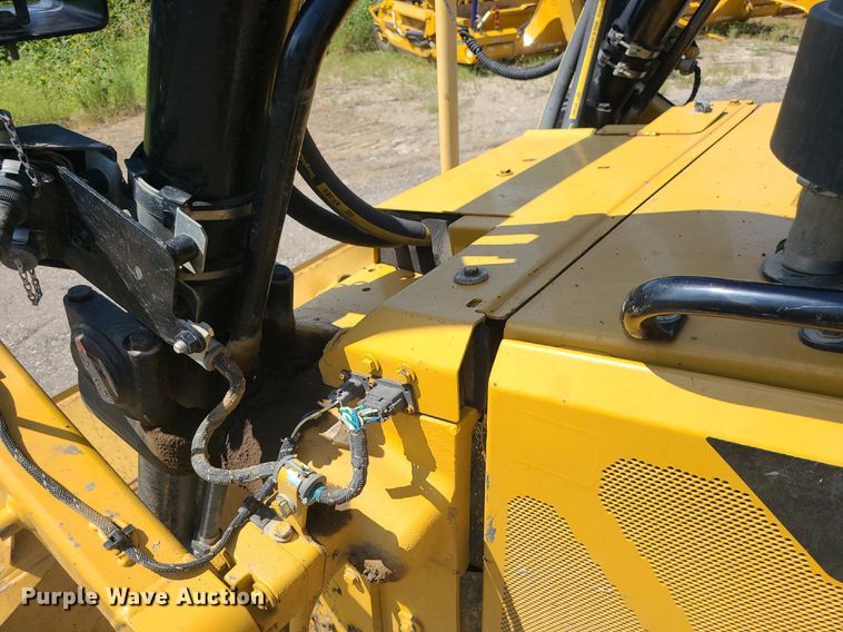 image for item JD9016 2013 Caterpillar D6T XL  dozer