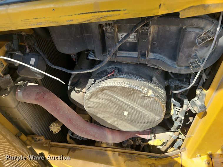 image for item JD9016 2013 Caterpillar D6T XL  dozer