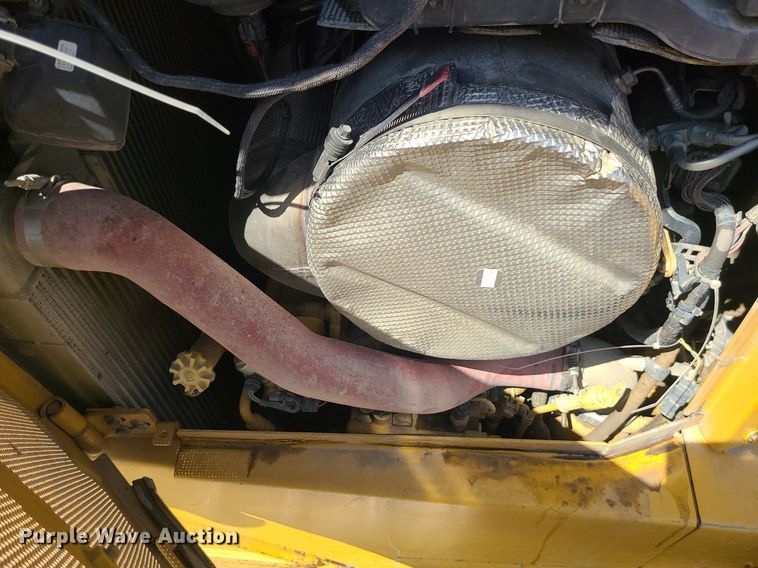 image for item JD9016 2013 Caterpillar D6T XL  dozer