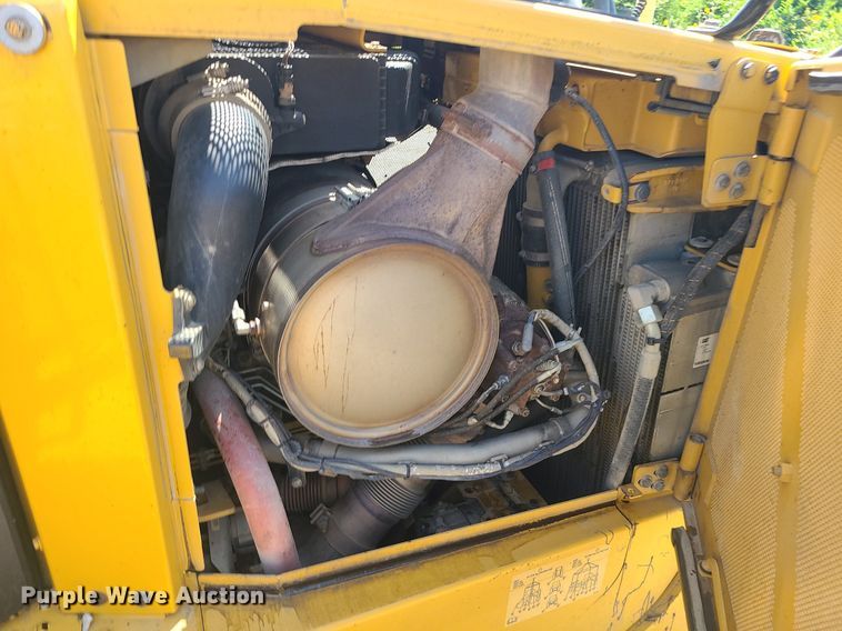 image for item JD9016 2013 Caterpillar D6T XL  dozer