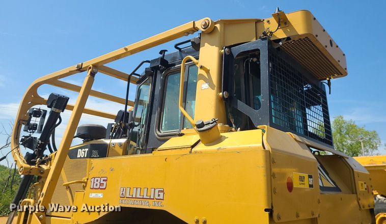 image for item JD9016 2013 Caterpillar D6T XL  dozer