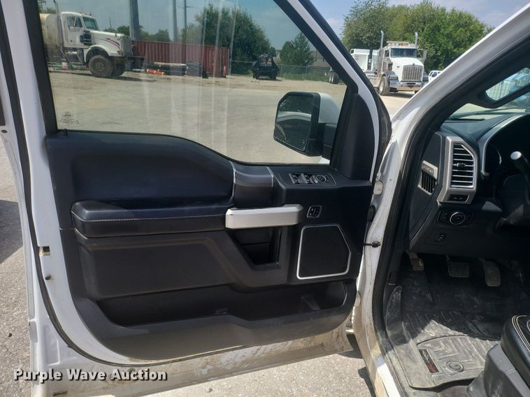 image for item JD9017 2016 Ford F150 Lariat  SuperCrew pickup truck