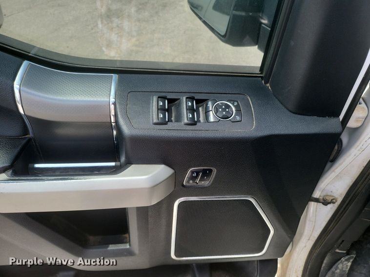 image for item JD9017 2016 Ford F150 Lariat  SuperCrew pickup truck