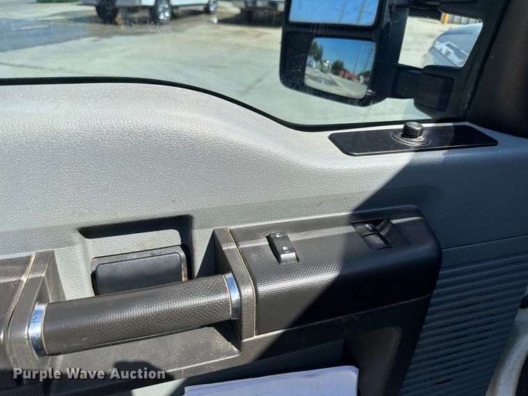 image for item JD9030 2014 Ford F250 Super Duty XL SuperCab utility bed pickup truck