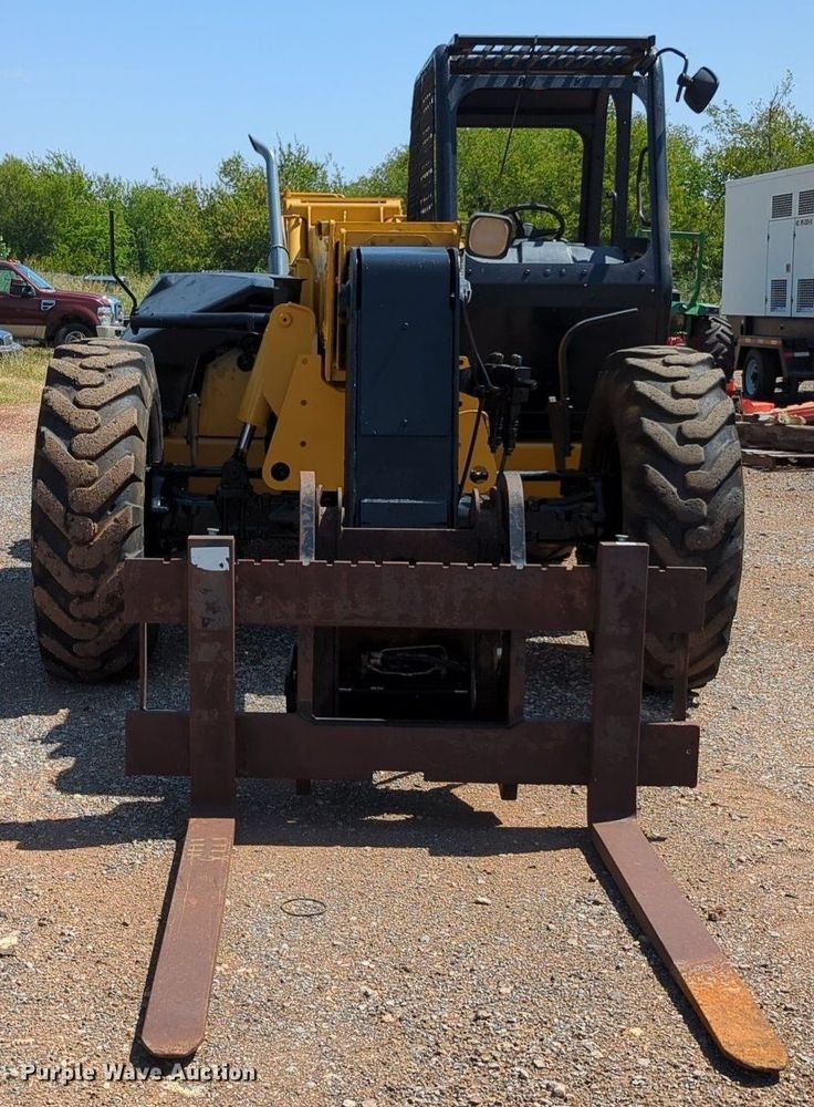 image for item KB9399 Caterpillar TH83  telehandler