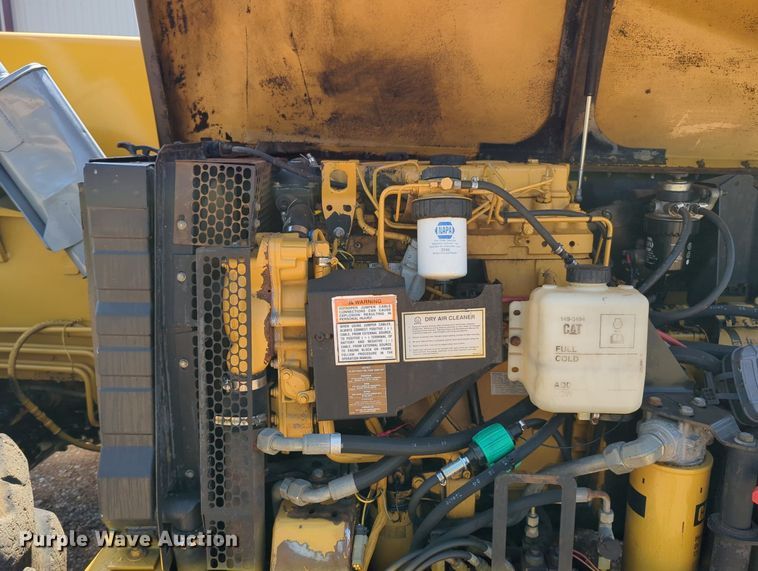 image for item KB9399 Caterpillar TH83  telehandler