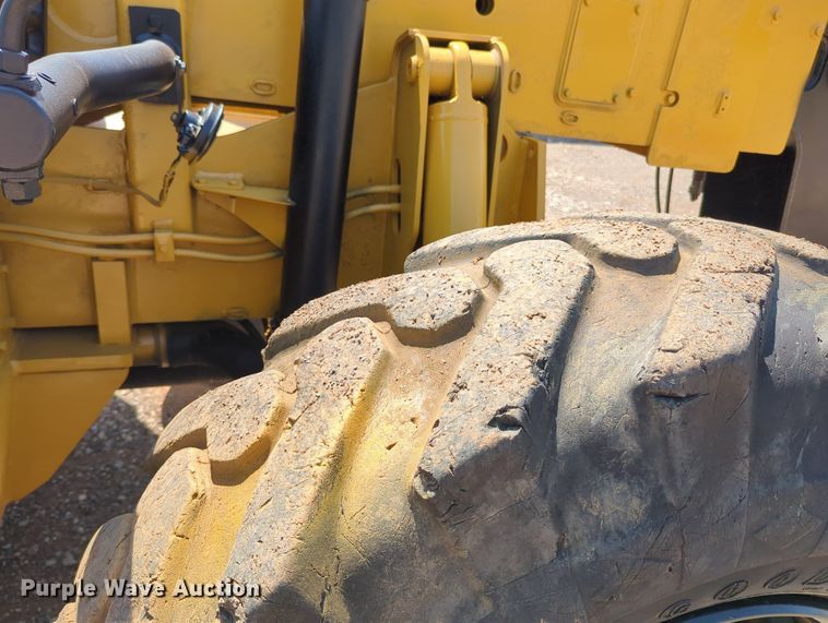 image for item KB9399 Caterpillar TH83  telehandler