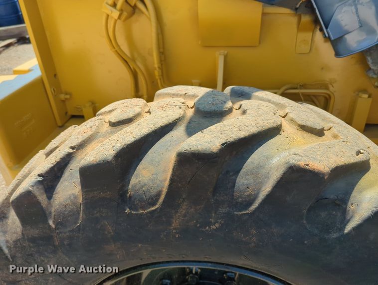 image for item KB9399 Caterpillar TH83  telehandler