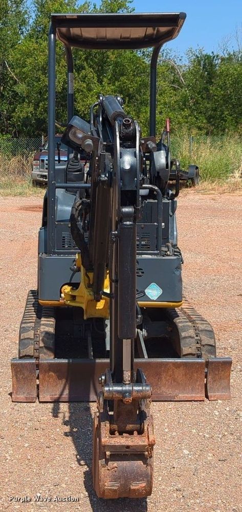 image for item KB9400 2014 John Deere 17D  mini excavator