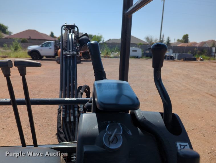 image for item KB9400 2014 John Deere 17D  mini excavator