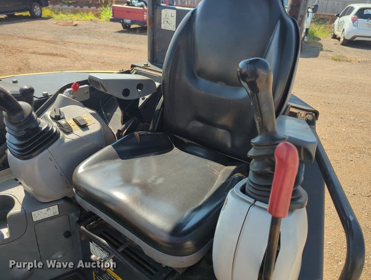 image for item KB9406 2017 John Deere 35G  mini excavator