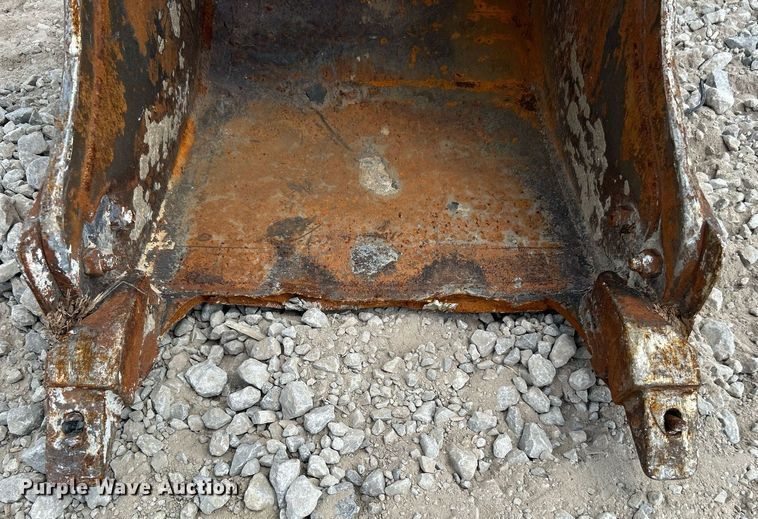 image for item KH9460 Bobcat  excavator bucket