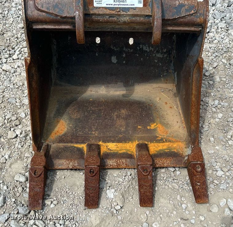 image for item KH9461 Bobcat  excavator bucket