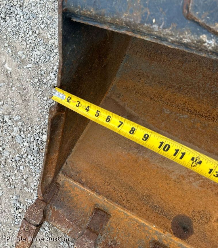 image for item KH9462 Bobcat  excavator bucket