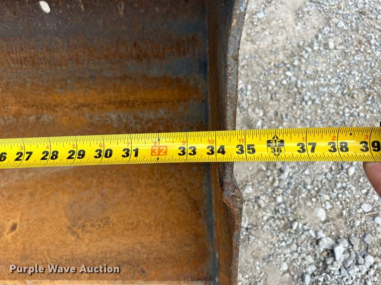 image for item KH9462 Bobcat  excavator bucket