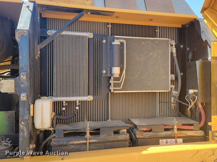 image for item KS9256 2013 John Deere 250G LC  excavator