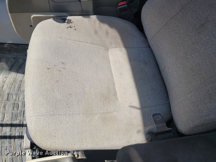 image for item KS9256 2013 John Deere 250G LC  excavator