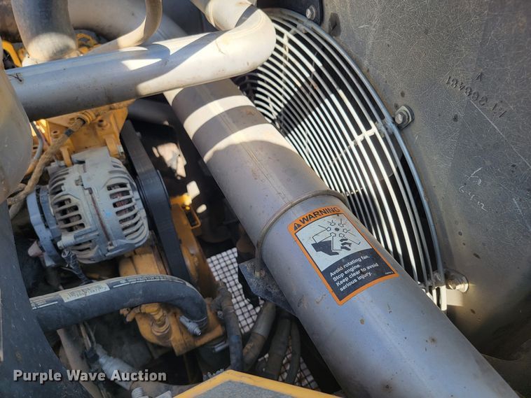 image for item KS9256 2013 John Deere 250G LC  excavator