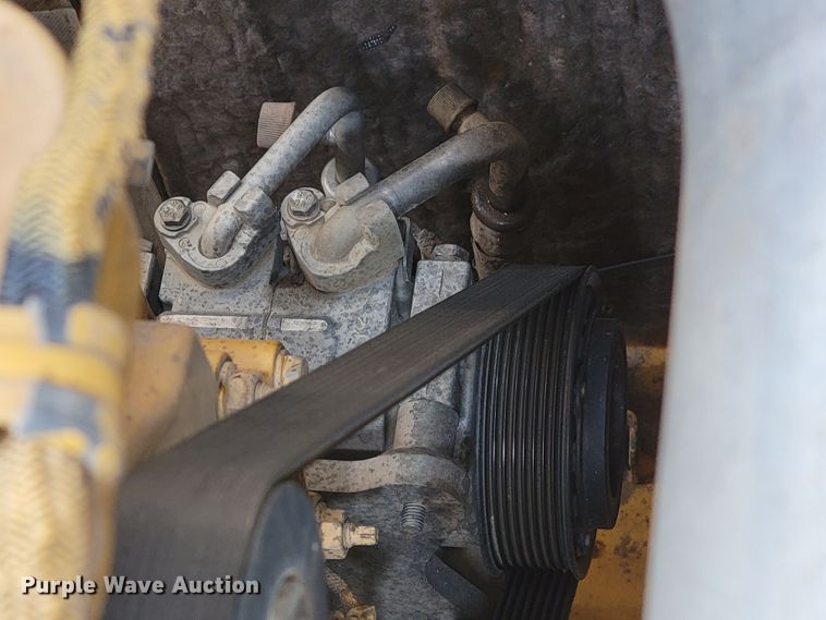 image for item KS9256 2013 John Deere 250G LC  excavator