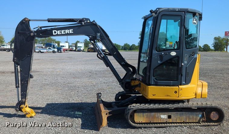 image for item KW9041 2017 John Deere 35G  mini excavator