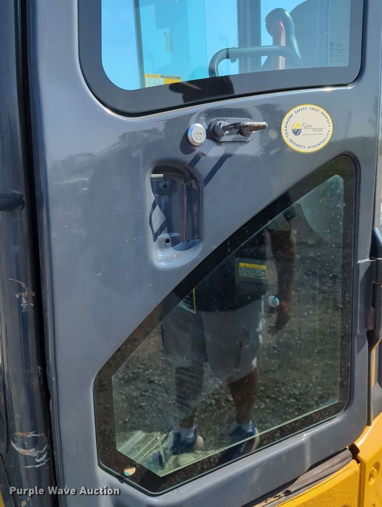 image for item KW9041 2017 John Deere 35G  mini excavator