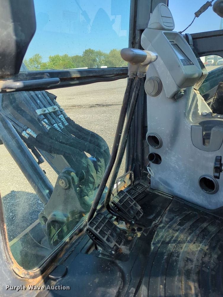 image for item KW9041 2017 John Deere 35G  mini excavator