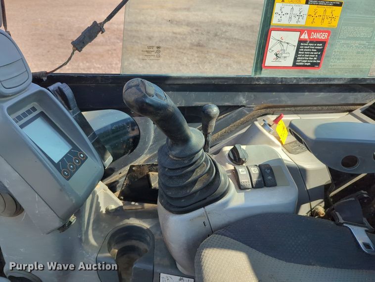 image for item KW9041 2017 John Deere 35G  mini excavator