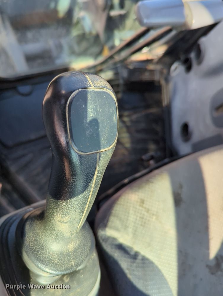 image for item KW9041 2017 John Deere 35G  mini excavator