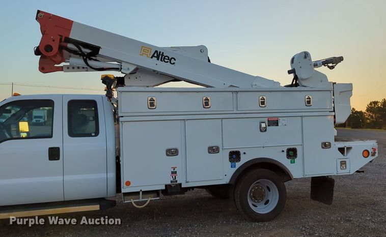 image for item KW9052 2016 Ford F550  bucket truck