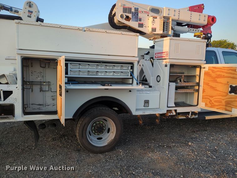 image for item KW9052 2016 Ford F550  bucket truck