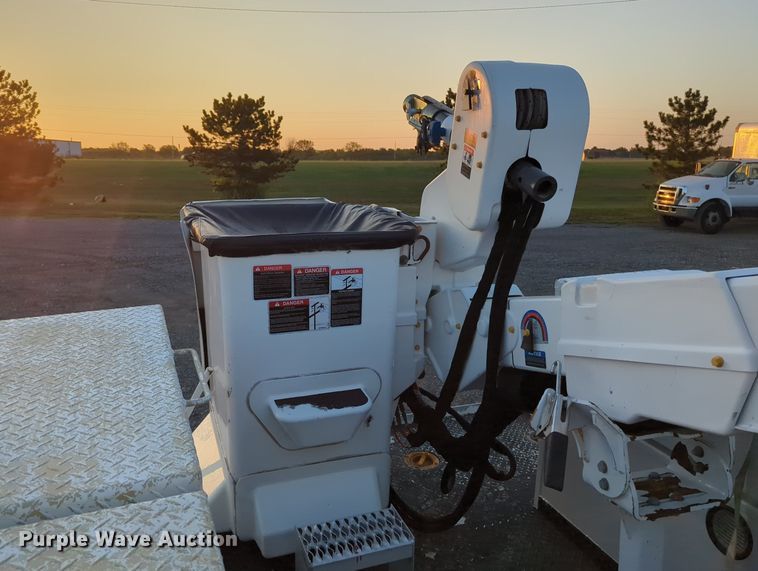 image for item KW9052 2016 Ford F550  bucket truck