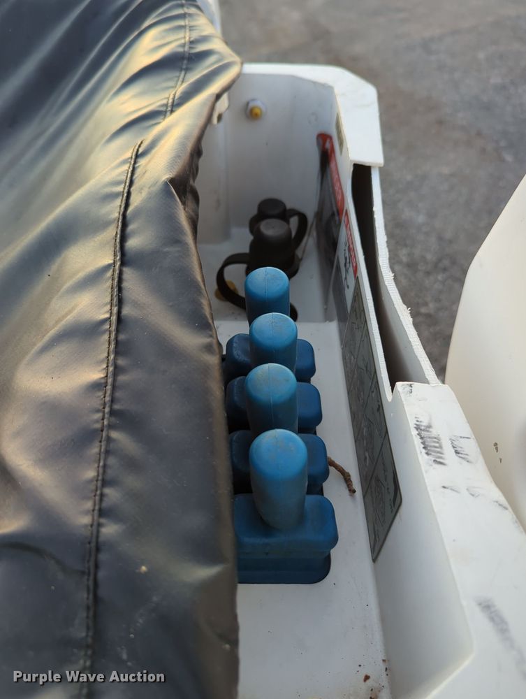 image for item KW9052 2016 Ford F550  bucket truck