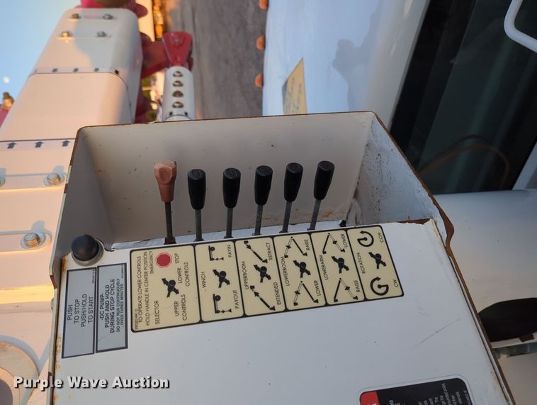 image for item KW9052 2016 Ford F550  bucket truck