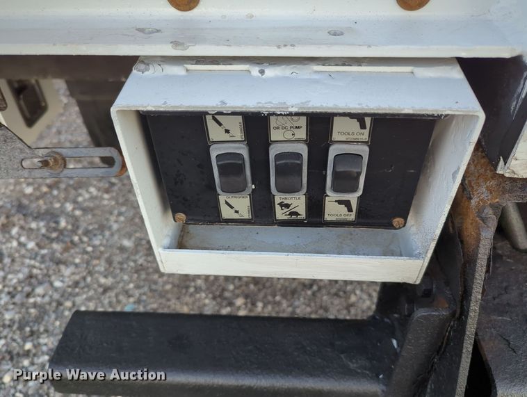 image for item KW9052 2016 Ford F550  bucket truck